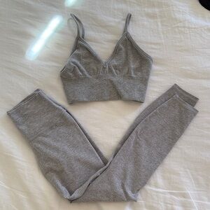 ALO Gray leggings and bralette